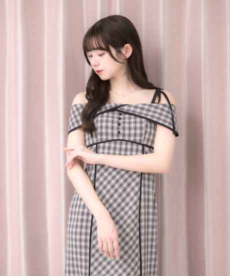 オフショルチェックワンピース