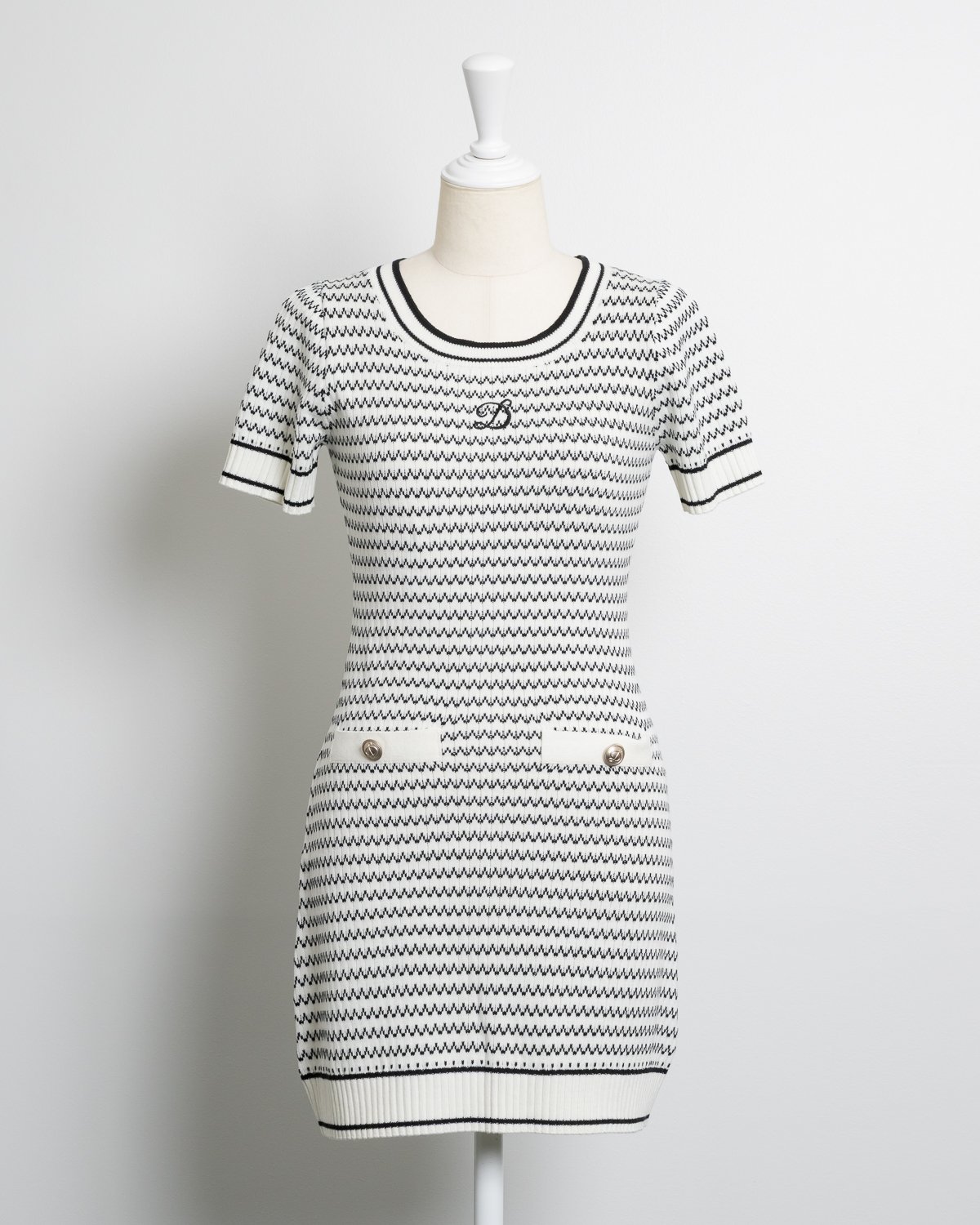 ロゴ刺繍ニットミニワンピース | DOLCELICHE（ドルチェリーチェ）