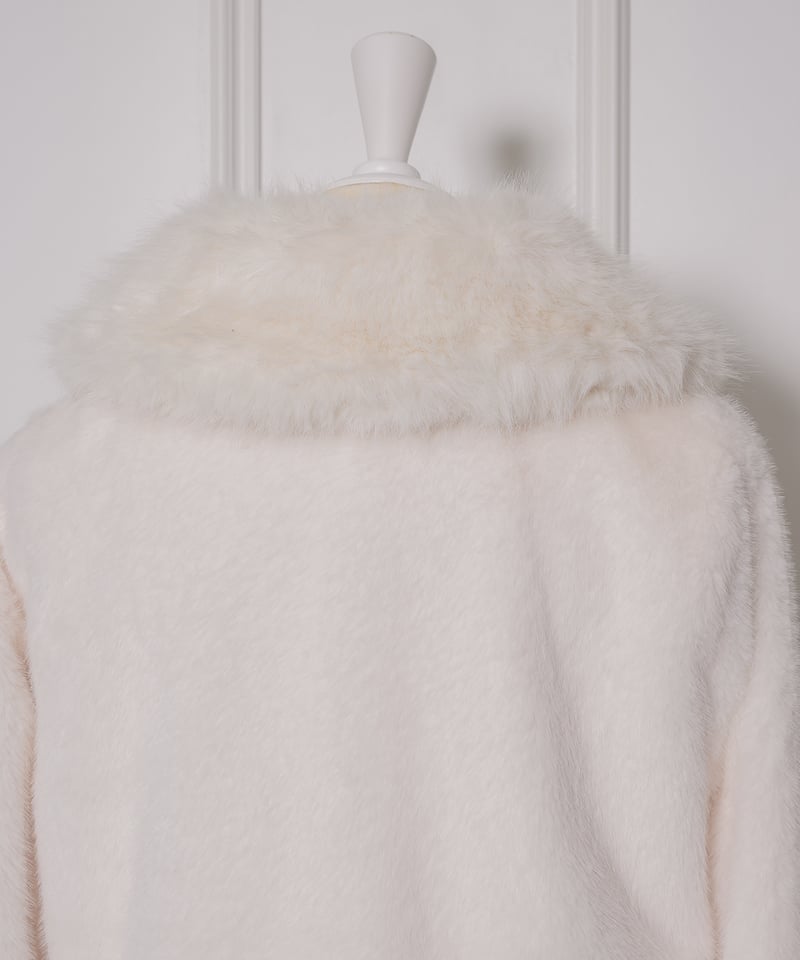 ビジューボタン付きファーショートコート | DOLCELICHE（ドルチェ