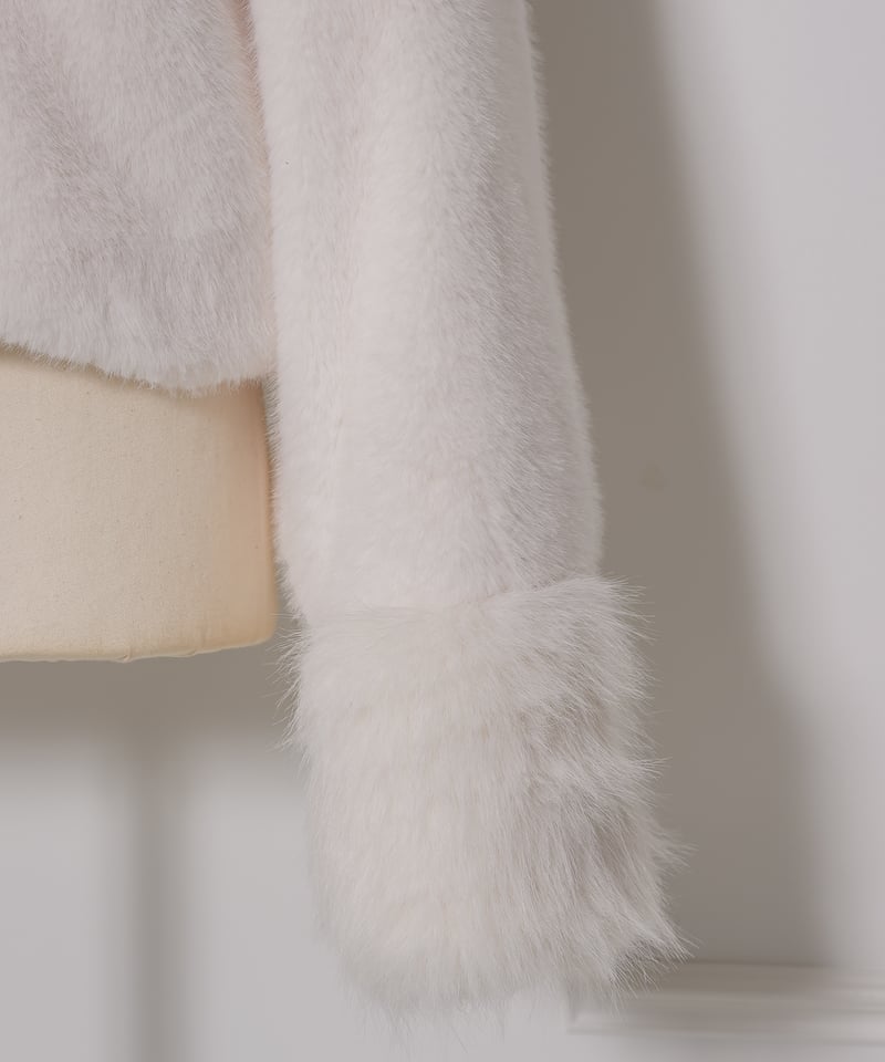 ビジューボタン付きファーショートコート | DOLCELICHE（ドルチェ