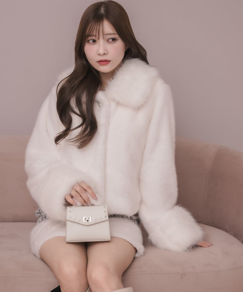 ビジューボタン付きファーショートコート | DOLCELICHE（ドルチェ