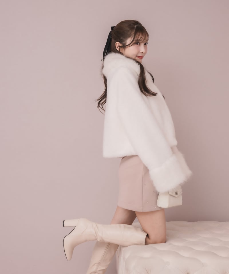 ビジューボタン付きファーショートコート | DOLCELICHE（ドルチェ