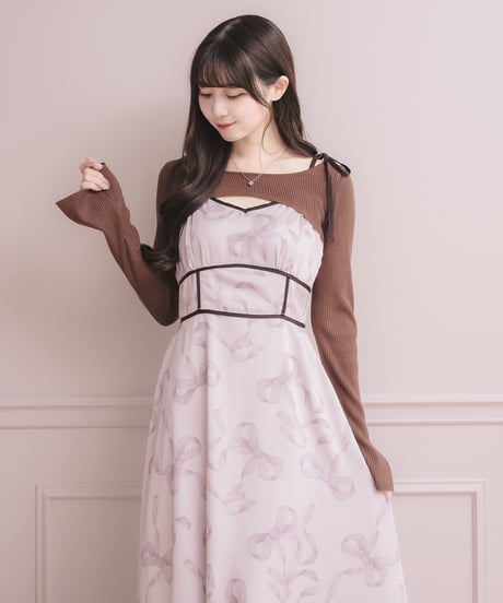 ニットトップス×リボンプリントワンピース