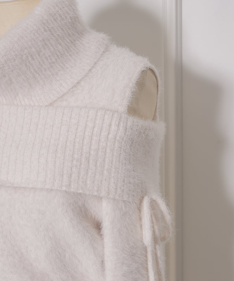 メゾンドルチェ　フィオーレトップス　ホワイト　アイボリー　美品 OLIVE des OLIVE（オリーブデオリーブ）の「ふわふわビスチェ