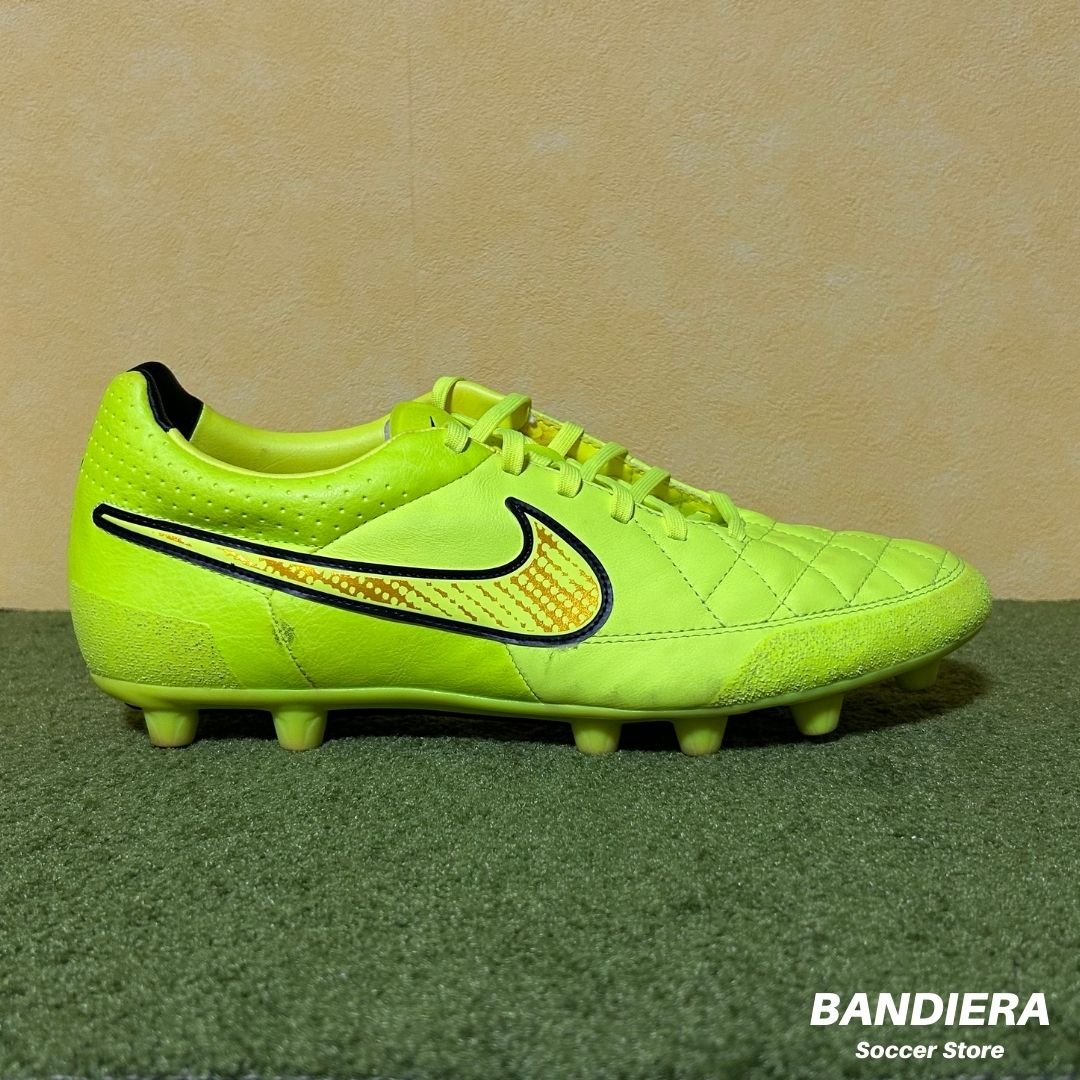 NIKE ナイキ サッカースパイク ティエンポ レガシー HG-E（蛍光
