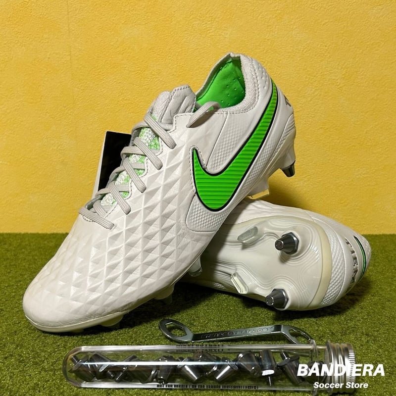 新品未使用NIKEサッカースパイク　ティエンポSG NIKE ナイキ サッカースパイク ティエンポ レジェンド 8
