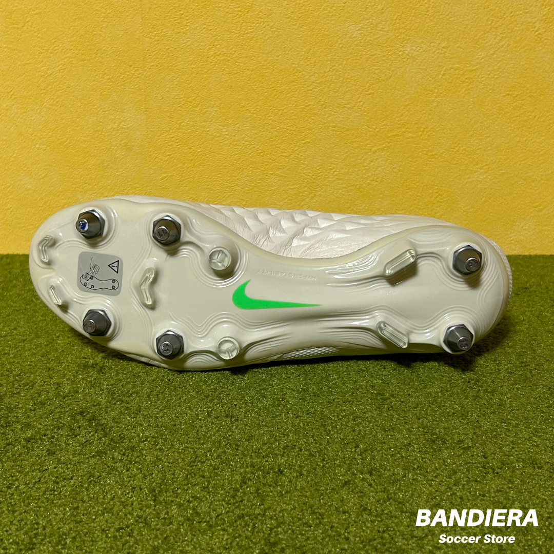 NIKE ナイキ サッカースパイク ティエンポ レジェンド 8
