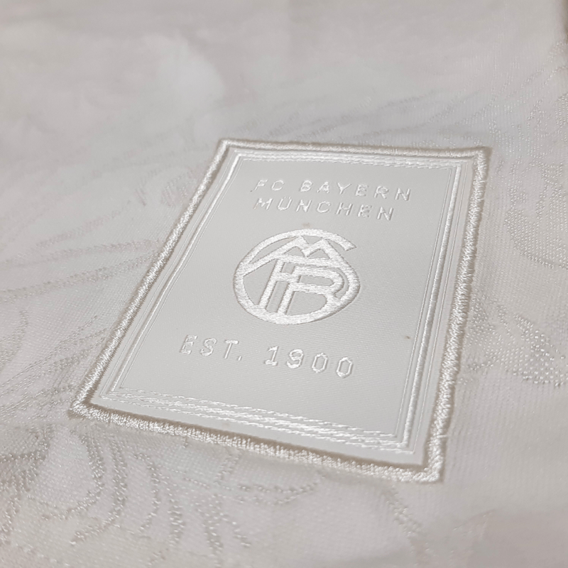 新品 アディダス バイエルン ミュンヘン LIFESTYLER タグ付 Mサイズ アディダス】2023/24 バイエルン・ミュンヘン LIFESTYLER 3RD