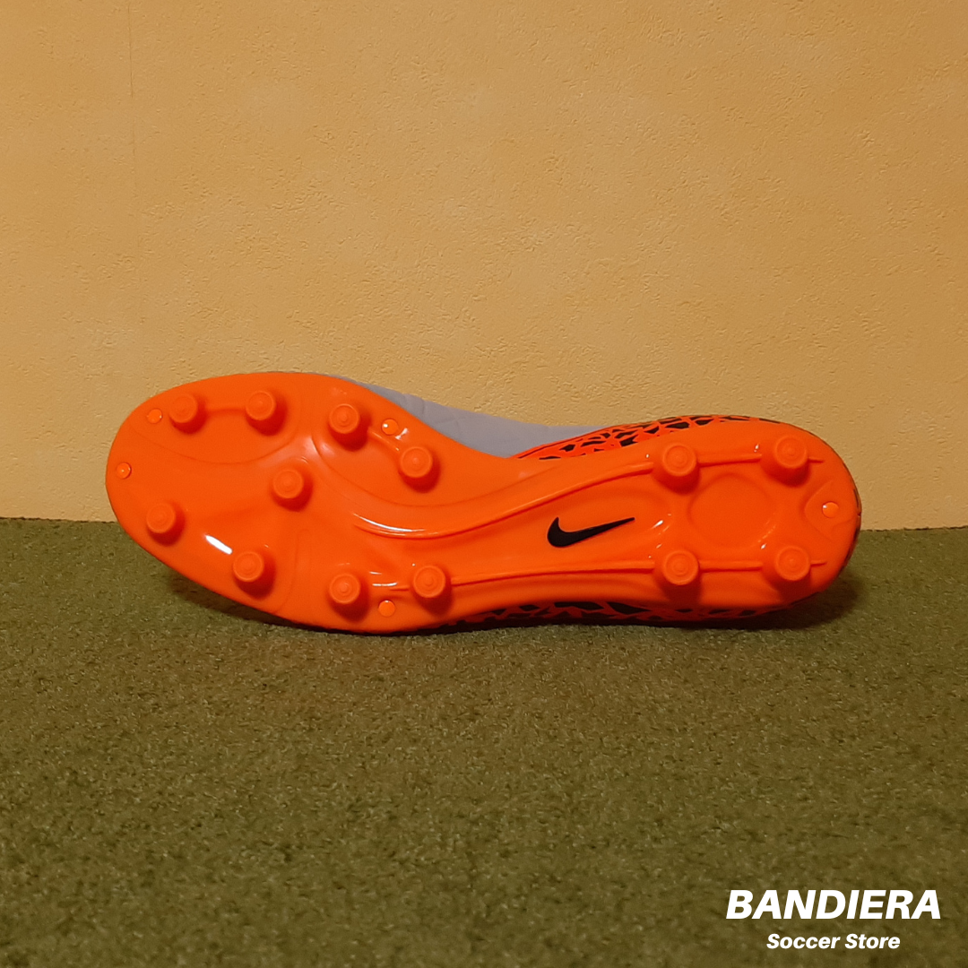 ナイキ】サッカースパイク ハイパーヴェノム ファタル Ⅱ HG-E ナイキ】サッカースパイク ハイパーヴェノム ファタル Ⅱ HG-E