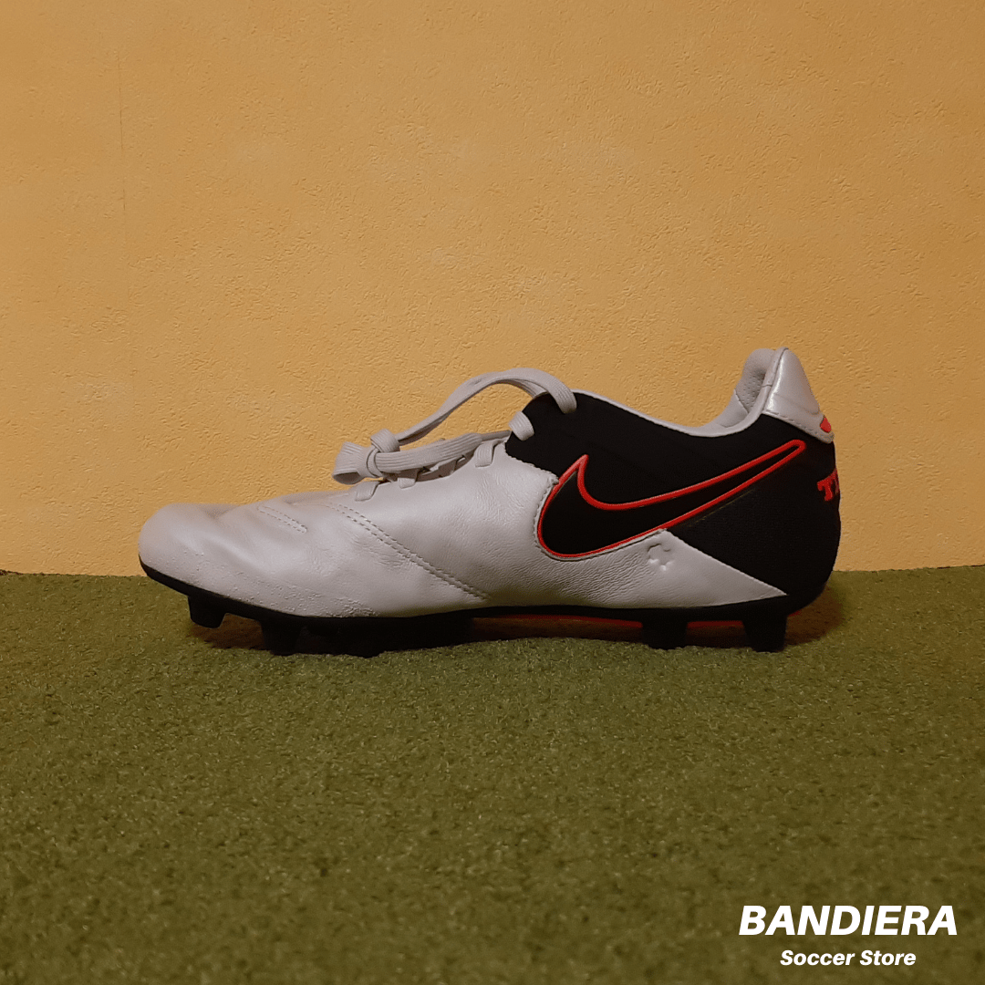 NIKE ナイキ サッカースパイク ティエンポ レガシー II HG-E（ホワイト