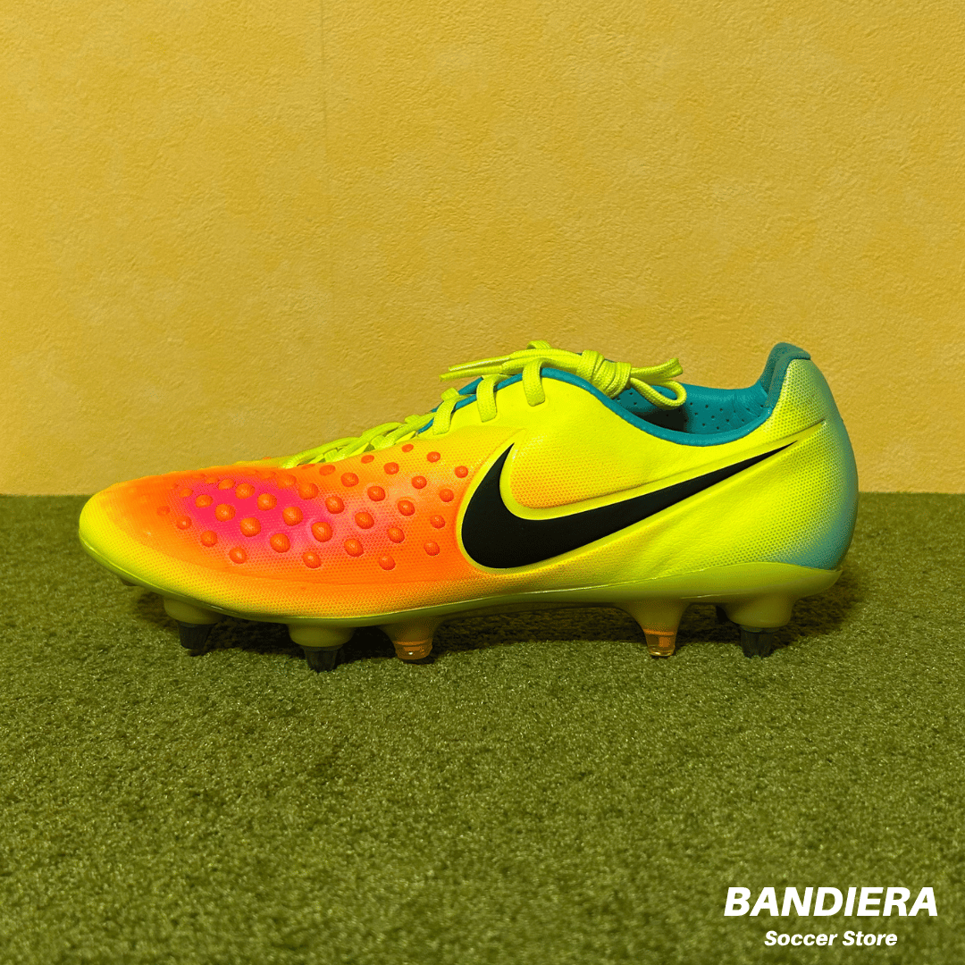 サッカースパイク　ナイキ　マジスタオーパス　ユーロカラー　日本未発売　FGソール NIKE ナイキ サッカースパイク マジスタ オーパス II SG-PRO（オレンジ