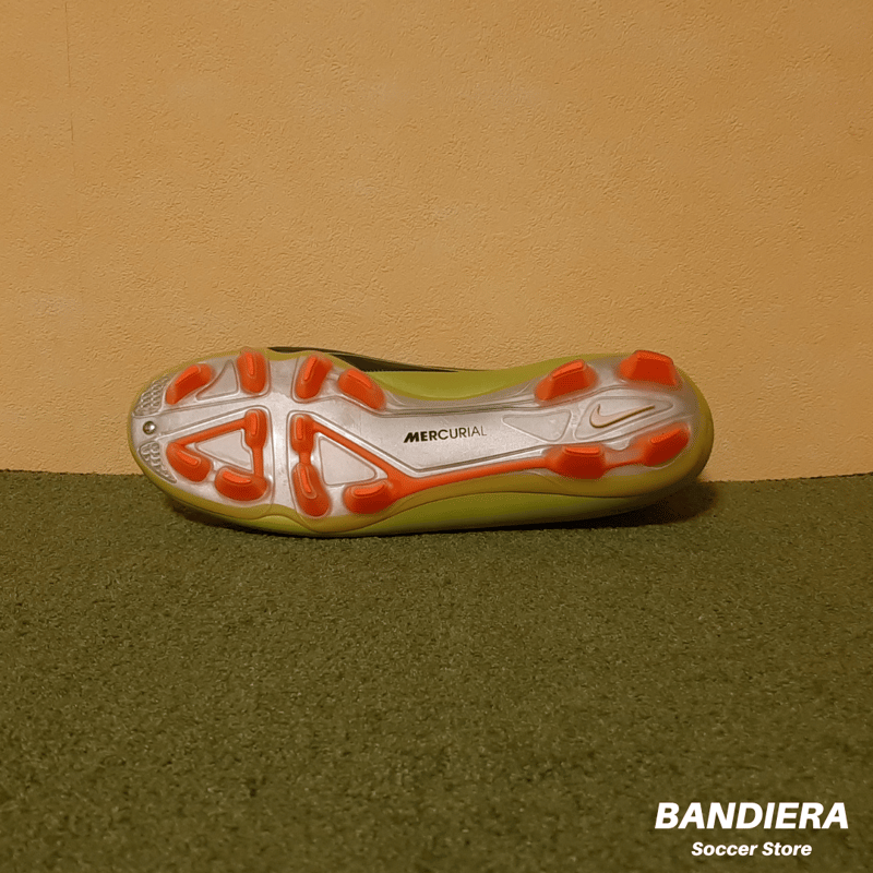 ナイキサッカースパイクマーキュリアル　25.5 ナイキ】サッカースパイク マーキュリアル ミラクル HG-V