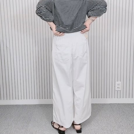 ホワイトワイドパンツ