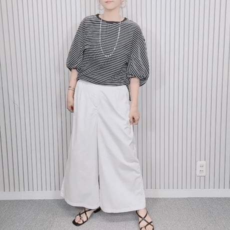 ホワイトワイドパンツ