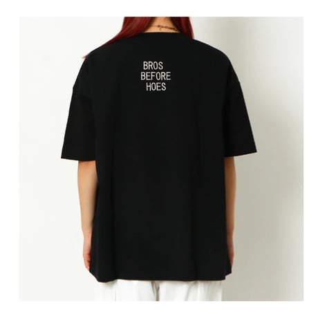 242032オーバーサイズ刺繍ロゴTシャツ♥️