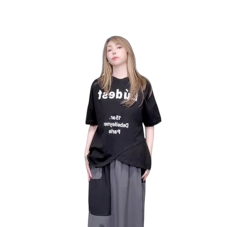 ロゴプリントアシメヘムTシャツ