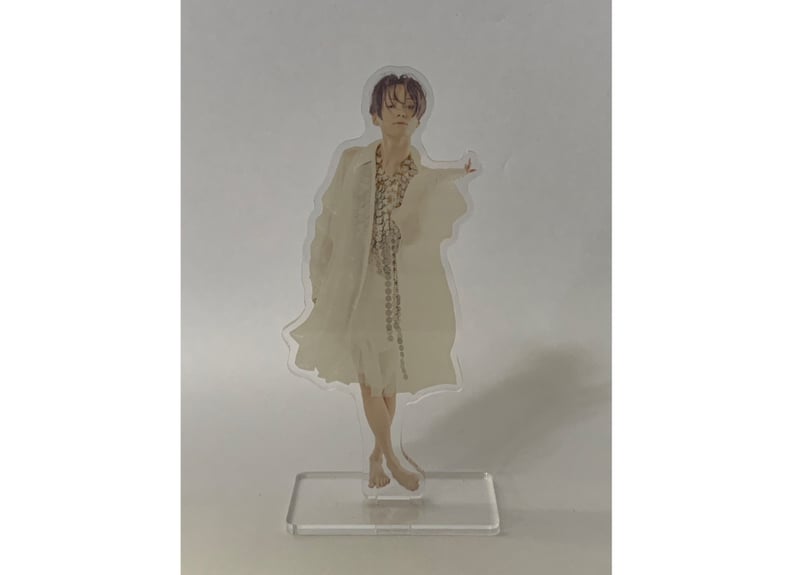 三浦涼介｜LIVE2023アクリルスタンドA＋缶バッジ3個セット