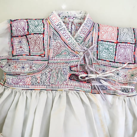 ［PRE-LOVED］ EMBROIDERY TOPS "UC38"