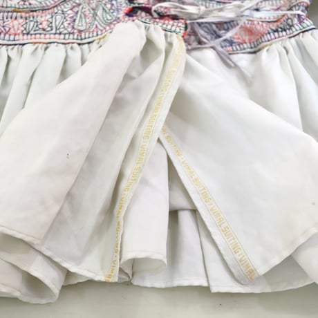 ［PRE-LOVED］ EMBROIDERY TOPS "UC38"