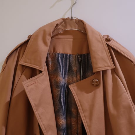［PRE-LOVED］OVERSIZED TRENCH COAT "D50"