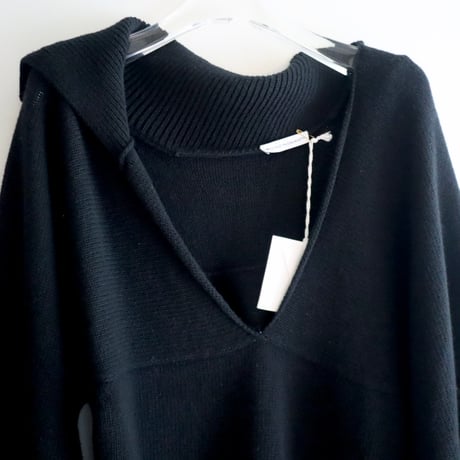 ［ARCHIVE］NICCOLO PASQUALETTI  DEFORMATION VNECK KNIT “AR09“