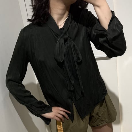 ［PRE-LOVED］CHARLES ANASTASE  BOW TIE BLOUSE “D61“