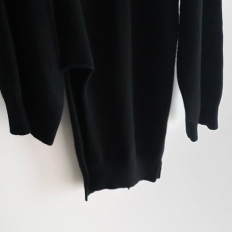 ［ARCHIVE］NICCOLO PASQUALETTI  DEFORMATION VNECK KNIT “AR09“