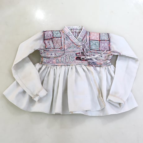 ［PRE-LOVED］ EMBROIDERY TOPS "UC38"