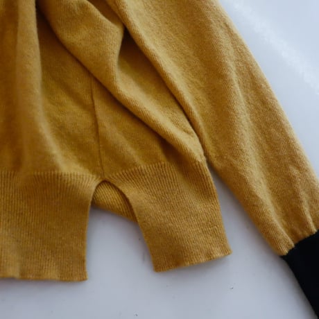 ［PRE-LOVED］MARNI  KNIT CARDIGAN "UC27"