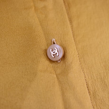 ［PRE-LOVED］CHANEL  MUSTARD SILK SHIRTS “C28“
