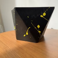 変則シカク鉢　ブラックポットペイント　＜ネオンイエロー＞　植物はつきません