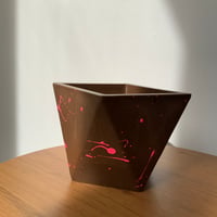 変則シカク鉢　ブラウンポットペイント　＜ネオンピンク＞　植物はつきません