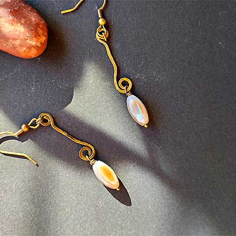 夜光貝 🐚夜光貝ランプシェード🐚 ✨先日納品✨ 夜光貝9割裸剥きランプ