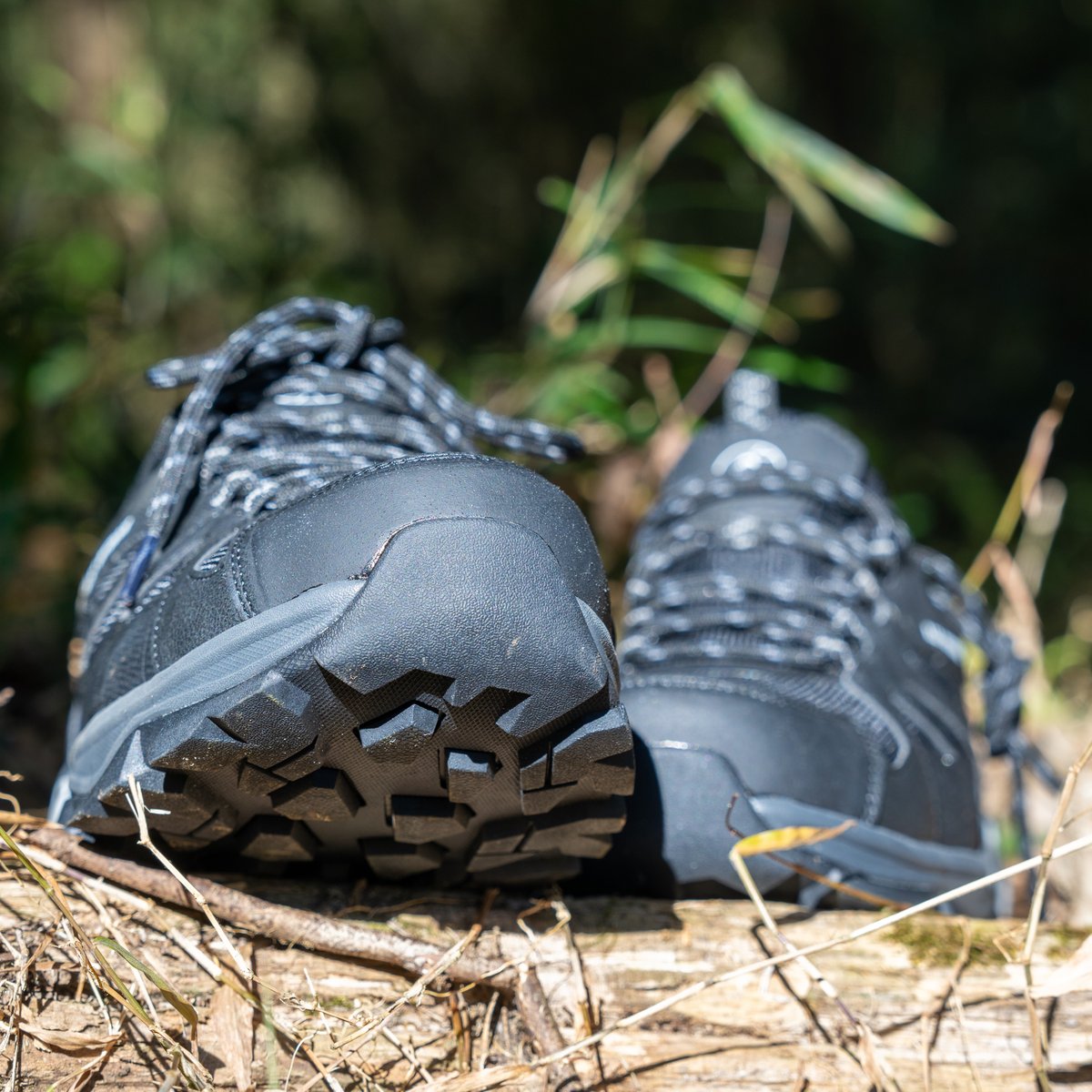 靴 Yuuka 遊山 -yusan-』グレーブラック トレッキングシューズ ローカット