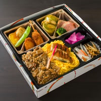 A5等級黒毛和牛＆鰻のコンビ弁当（メイン　ロールキャベツ）