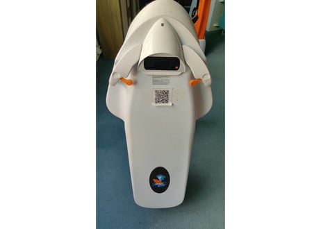 遊泳シーズン到来前の特別割引セール!!　電動スイミングボード/e-Swimbo F2 pro（潜水不可タイプ ） マリンアクティビティ/小型操縦士免許不要、安全速度