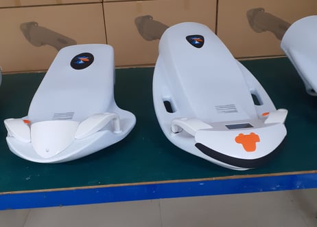 電動スイミングボード/e-Swimbo V1（潜水可タイプ ） マリンアクティビティ/小型操縦士免許不要、安全速度