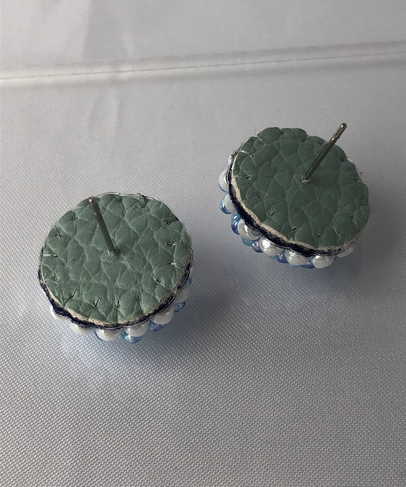 ピアス】うずまきビーズ刺繍(ブルー) | mochikoのちいさなおみせ