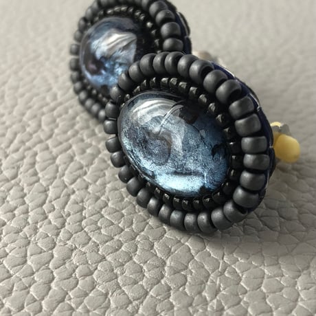 ビーズ刺繍イヤリング | STORES