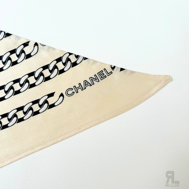 CHANEL シャネル VINTAGEシルク スカーフ ベージュ系 チェーン柄