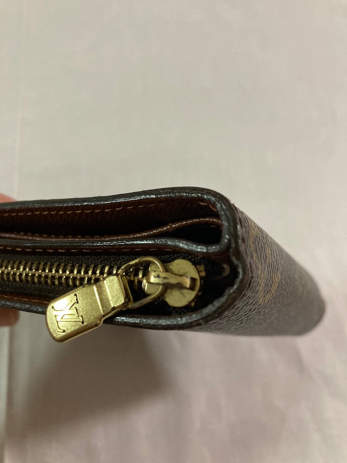 ルイヴィトン モノグラム 二つ折り 折り財布 コンパクトジップ