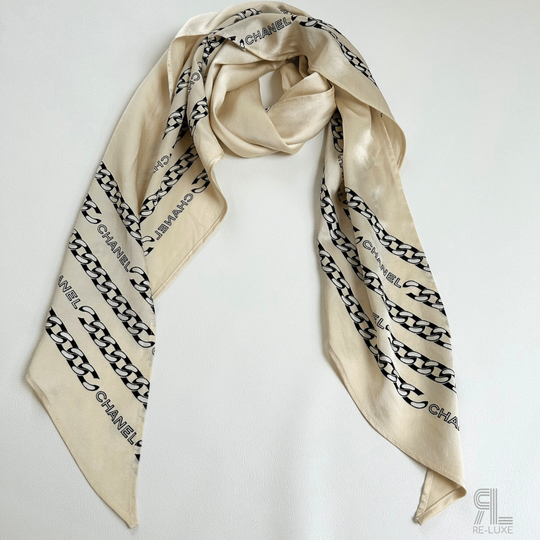 CHANEL シャネル VINTAGEシルク スカーフ ベージュ系 チェーン柄