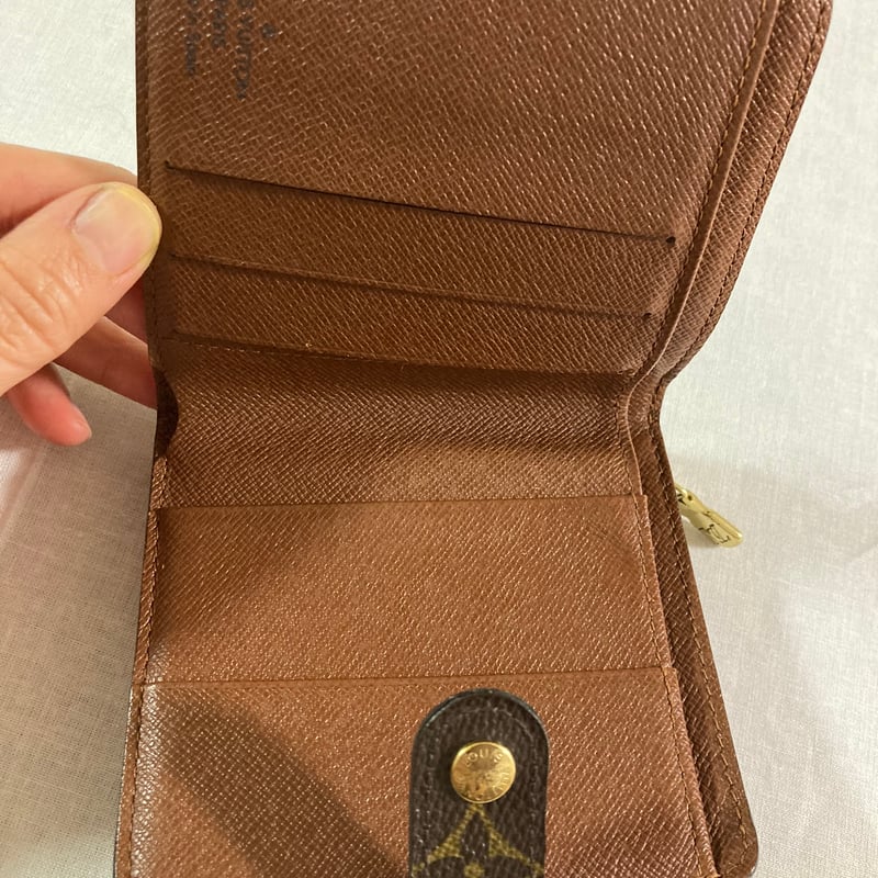 ルイヴィトン モノグラム 二つ折り 折り財布 コンパクトジップ