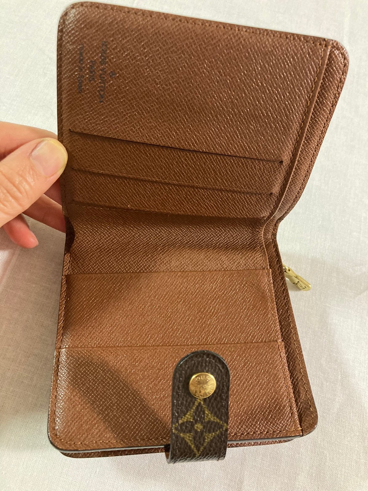 ルイヴィトン モノグラム 二つ折り 折り財布 コンパクトジップ