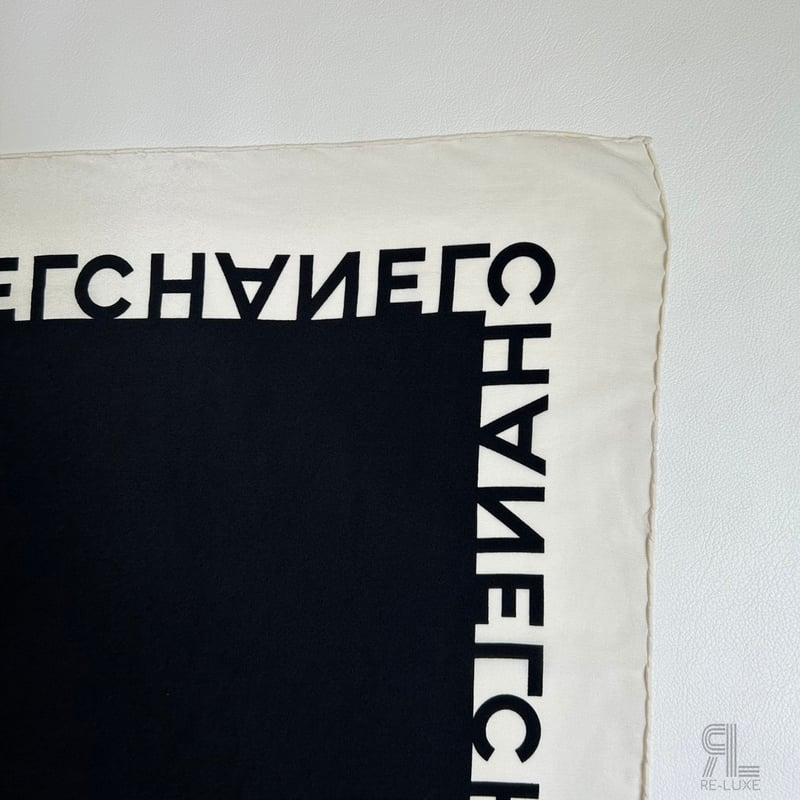 CHANEL シャネル マドモアゼル シルク スカーフ ヴィンテージ CHANELシルクスカーフ モノトーンVINTAGE ココシャネル マドモアゼル柄