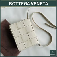 BOTTEGA VENETA ショルダーバッグ マキシ イントレチャート