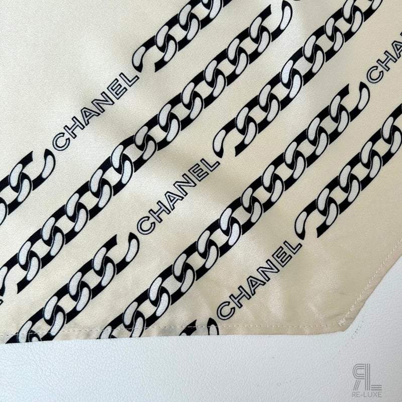 CHANEL シャネル VINTAGEシルク スカーフ ベージュ系 チェーン柄