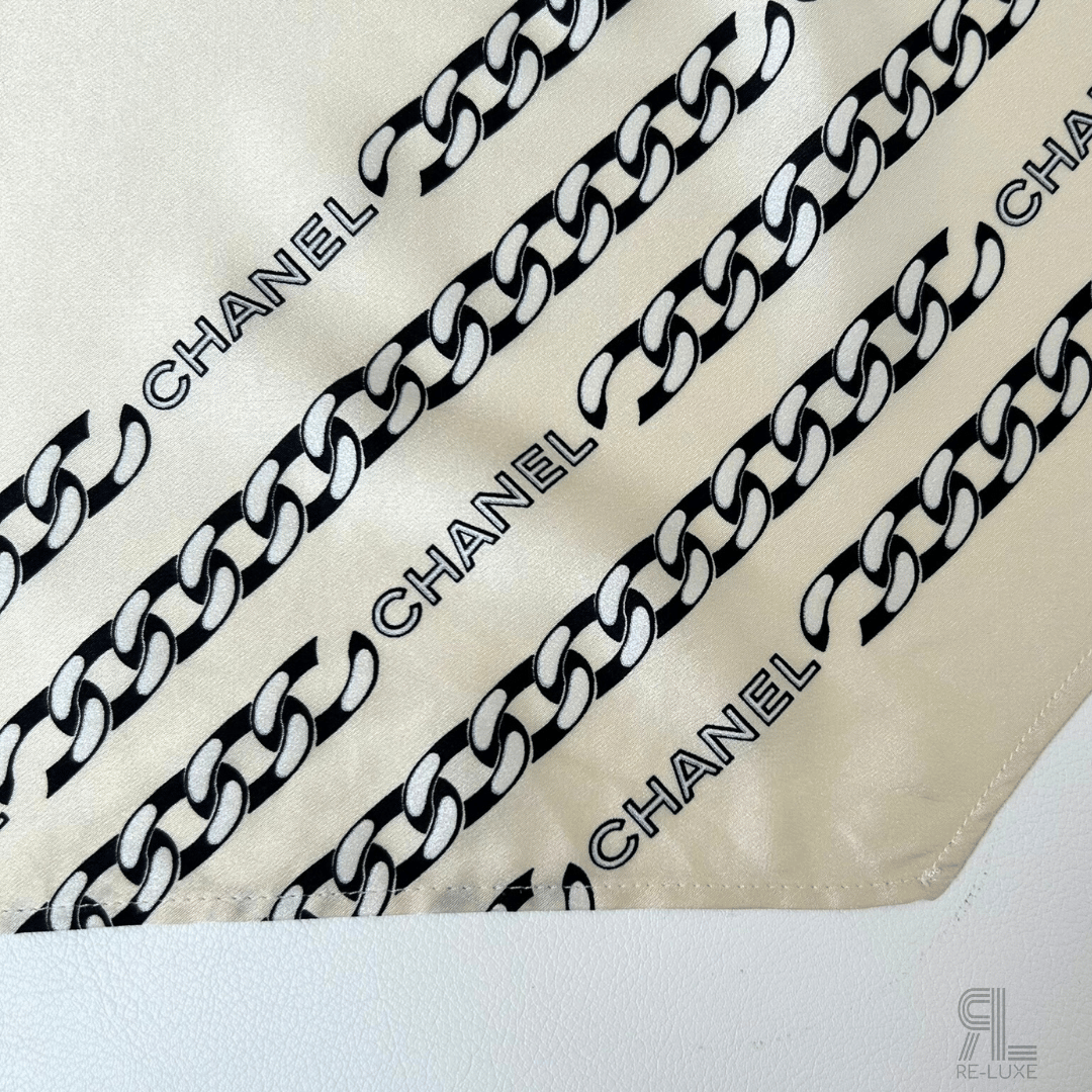 CHANEL シャネル VINTAGEシルク スカーフ ベージュ系 チェーン柄
