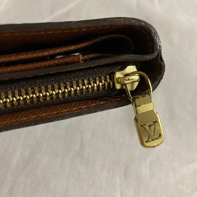 ルイヴィトン モノグラム 二つ折り 折り財布 コンパクトジップ