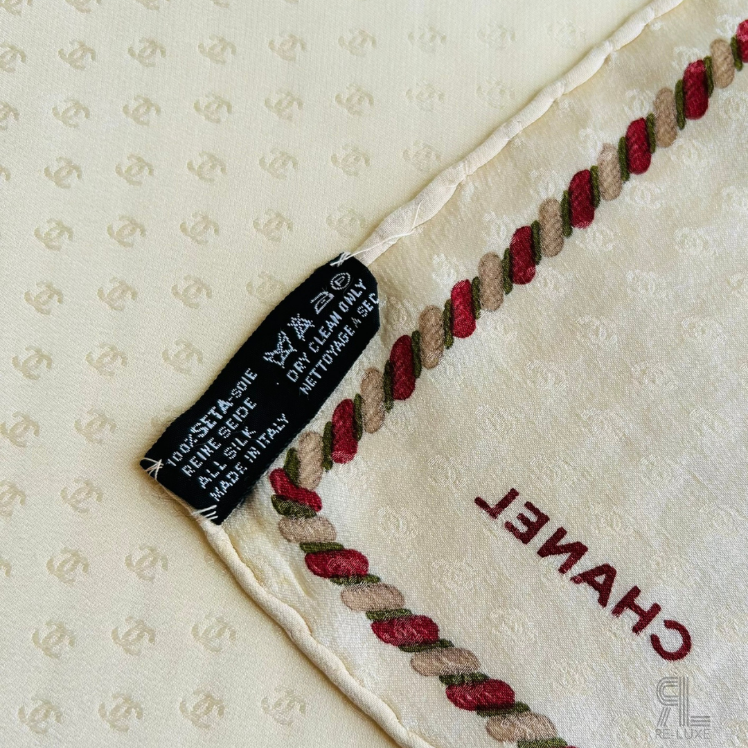 CHANELシルクスカーフVINTAGE ココシャネル✦クリーニング済み CHANELシルクスカーフVINTAGE ココシャネル✦クリーニング済み